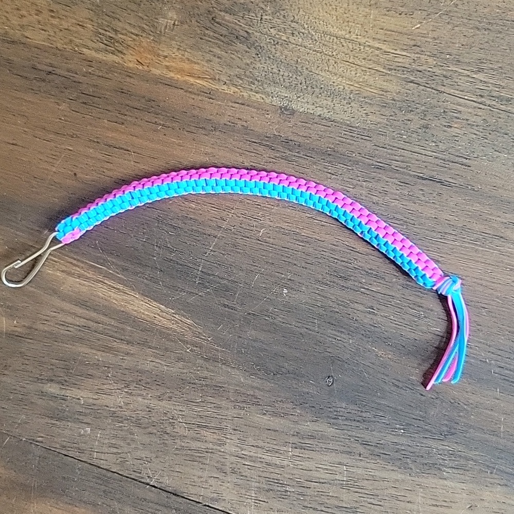 Gimp Boondoggle Rexlace Box Square Stitch Zipper Pull Keychain